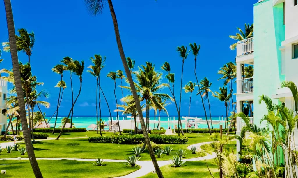 Landscaped grounds at Playa Turquesa