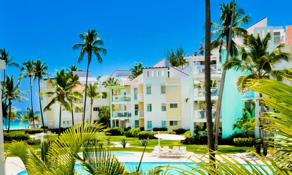 Playa Turquesa Ocean Club beachfront complex in Los Corales