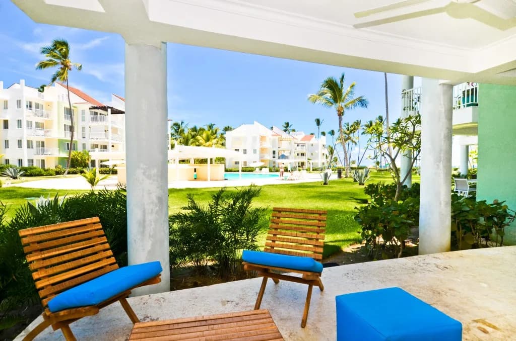 Deck with ocean view at Playa Turquesa K104